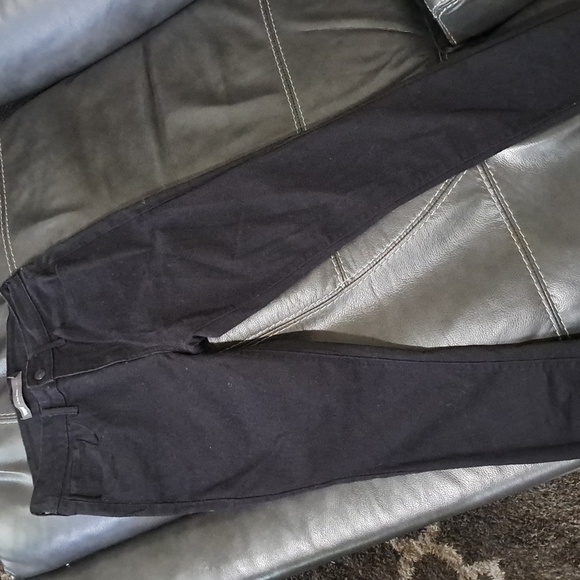 Levi's HI Rise Skinny Jeans 6/28 - Timeless Style and Flawless Fit - Picture 1 of 3